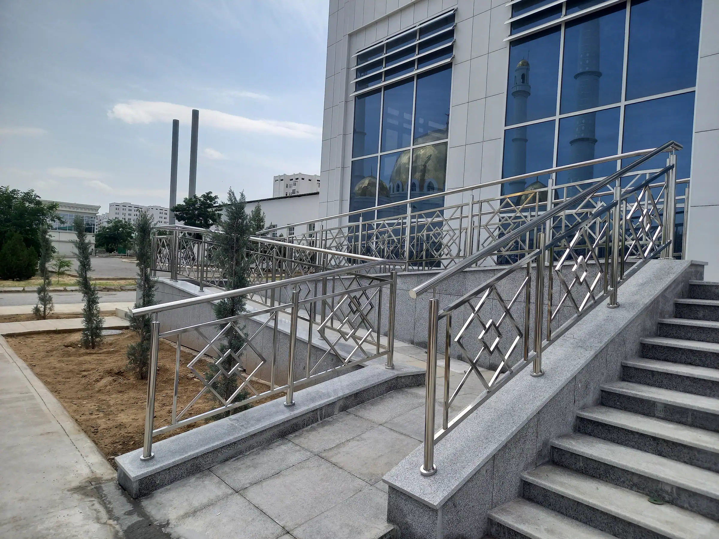 Дом торговли в «Парахат-7» — Туркменистан, г. Ашхабад (жилой массив «Парахат-7»)